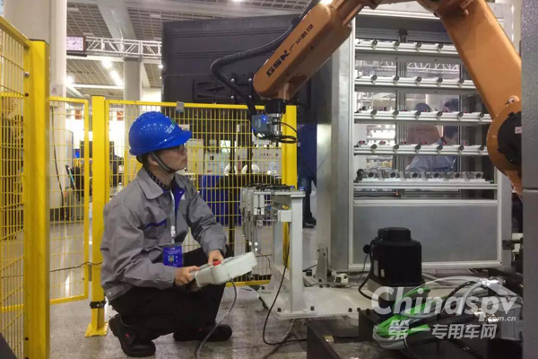 玉柴小伙刷新智能制造国赛最好成绩