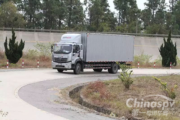 福田瑞沃ES5中卡再获年度车型大奖