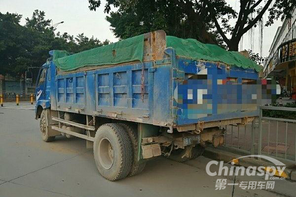 深圳市对小泥头车开展超载查处