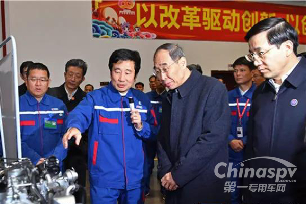 尤权率中央代表团三分团到玉柴考察