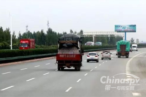 高速路上低速行驶竟潜藏着这么多危险！