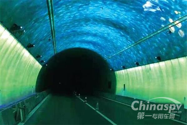 贵州省首个舒缓照明隧道同步启用