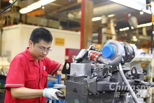 新一代东风天龙KL、东风天锦KR荣耀上市