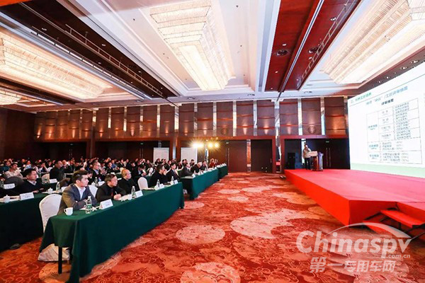 华菱星马发动机分公司一举摘得两项大奖