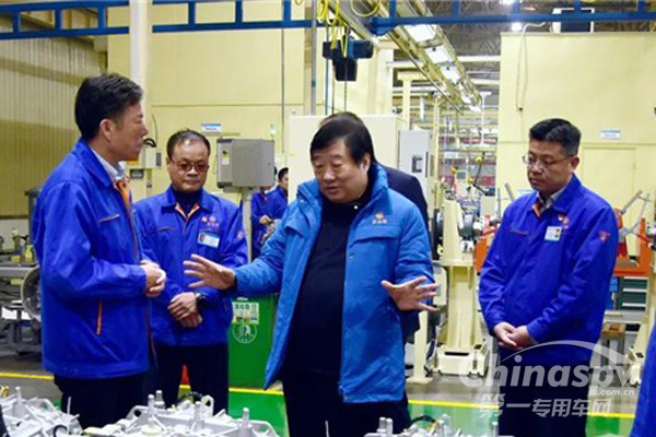 谭旭光走访生产一线 慰问法士特干部员工