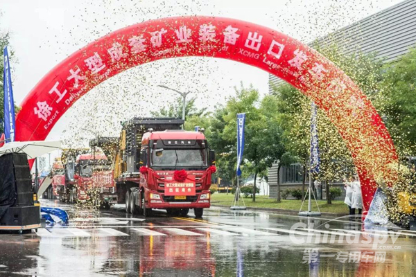 现场斩单60台 徐工智慧物流引领产业新生态