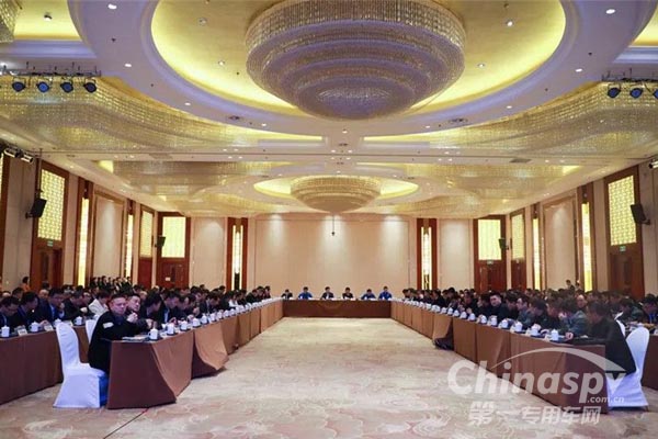 王延宏对陕汽商用车提4个要求