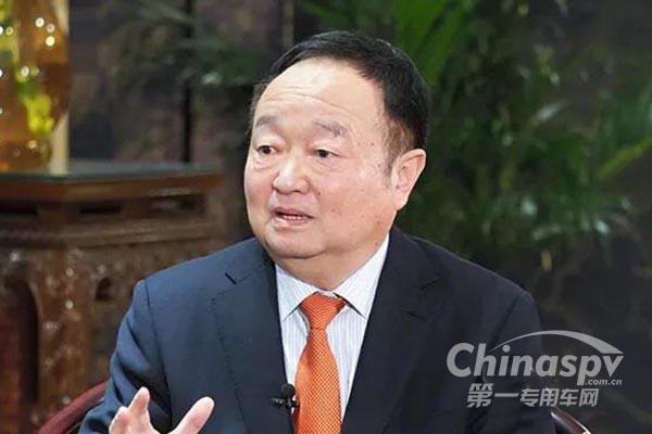 两会代表建议：允许C证驾驶货车进城！