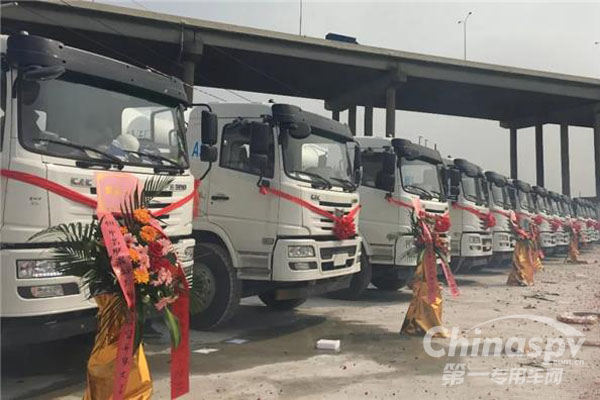 40辆联合卡车搅拌车批量交付广州