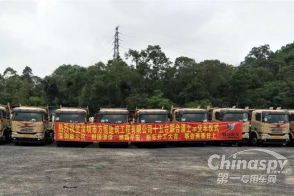 中集LNG环保渣土车深圳批量交付