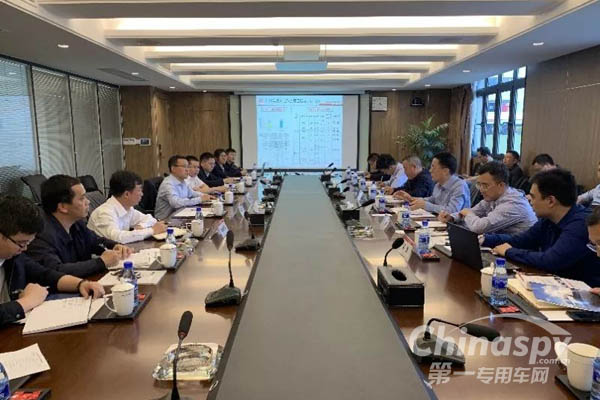 龙马环卫与东风股份签订400台环卫车底盘