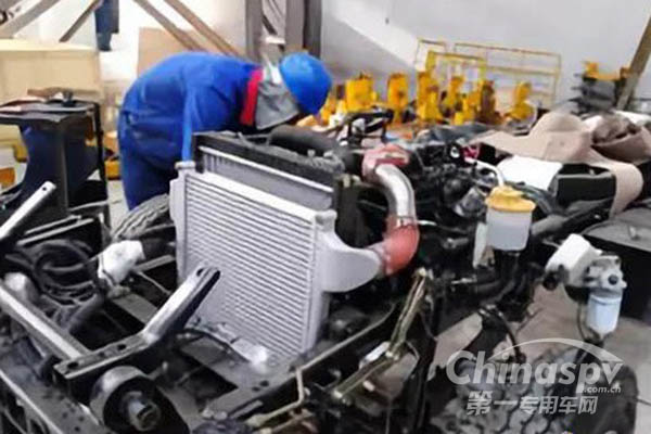 东风康明斯助力陕汽宝华拓展海外市场