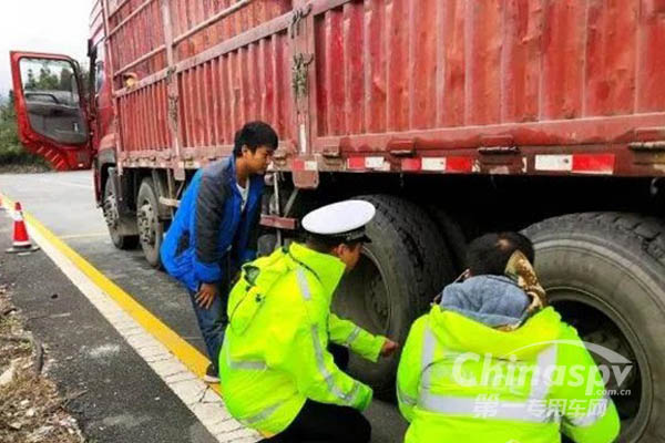 四川交警打造首个高速公路长下坡路段智慧特管