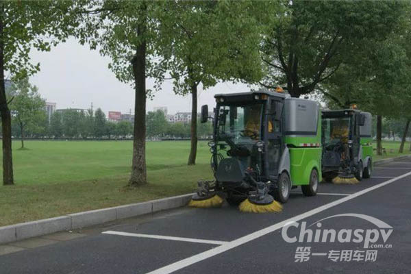 14辆纯电动扫路机交付安徽利辛县