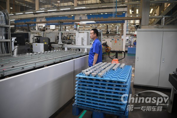 渤海活塞智能制造新一代国六排放发动机标配