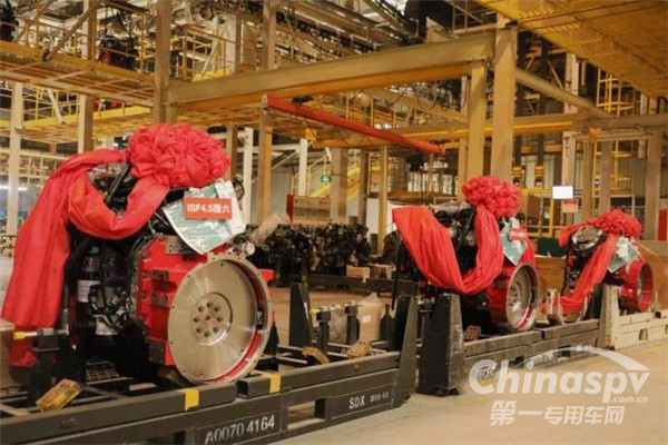 福田康明斯首批ISF国六发动机下线