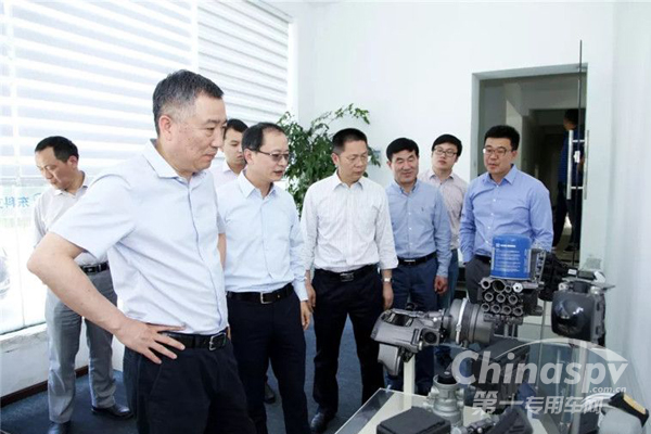 徐工汽车、东风零部件集团签署战略合作协议