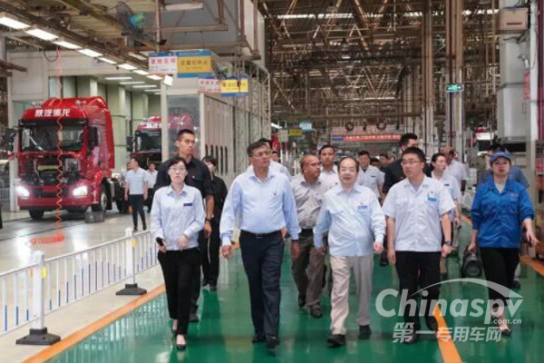 尼泊尔代表团到陕汽参观交流