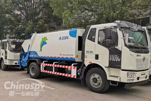 助力垃圾分类 一汽解放50辆环卫车批量交车
