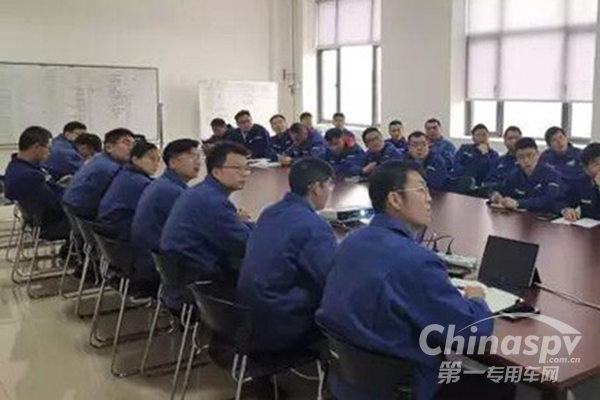徐工重卡联合多部门成立“基础整治工程”