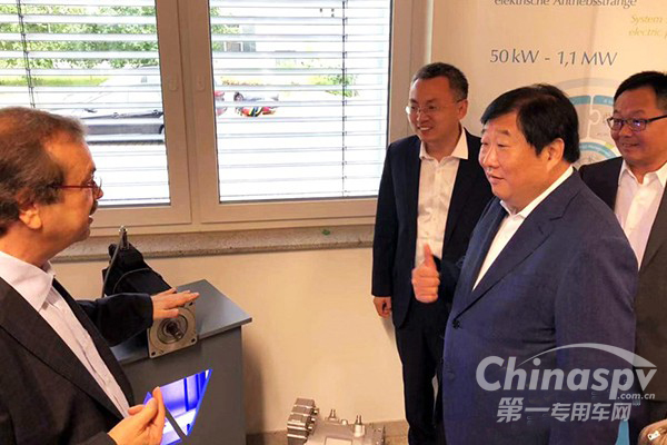 5天3国17场次考察会见 谭旭光在谋划什么？