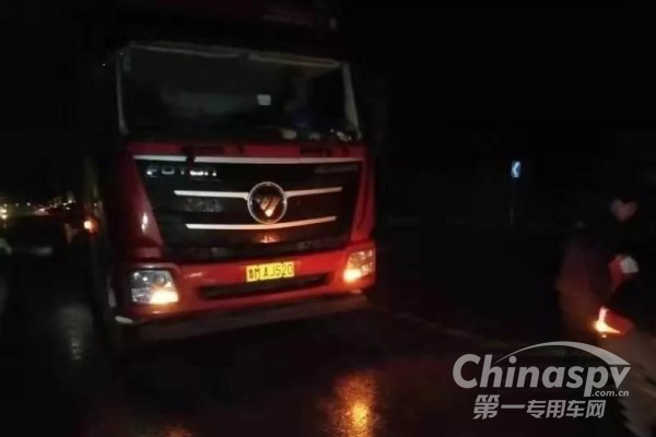 潍柴服务人员成功救援台风被困车辆