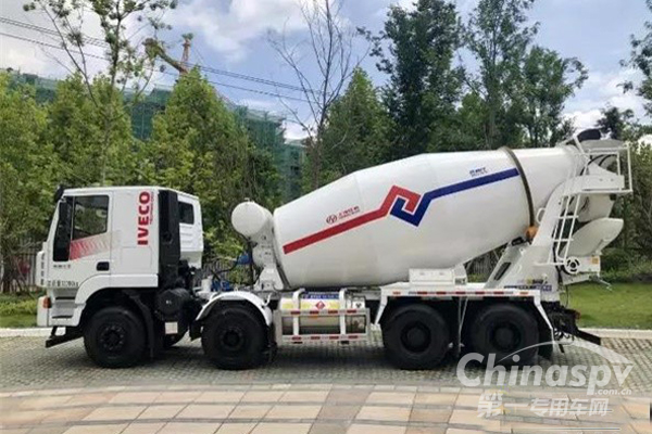 上汽红岩“工程之王”混凝土搅拌车 诠释“标杆实力”