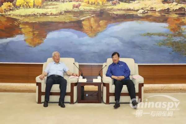 谭旭光会见内燃机国家重点实验室专家