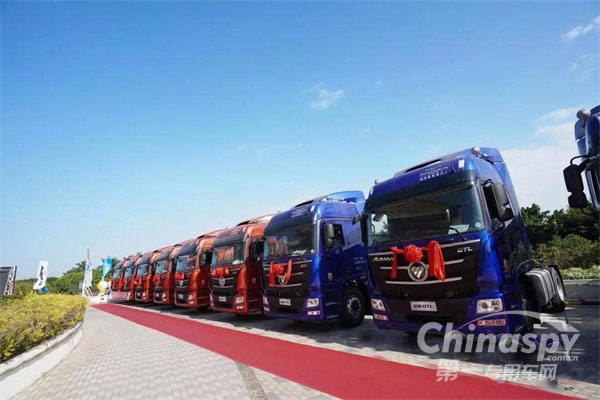 福田戴姆勒交付首批130台欧曼港口车