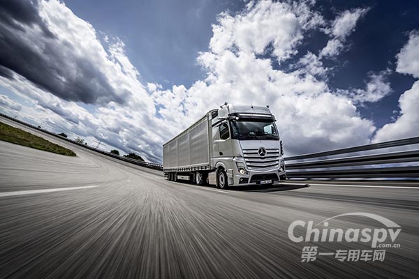 梅赛德斯-奔驰荣膺“2020国际年度卡车”桂冠