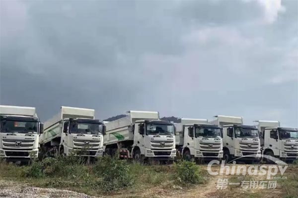 徐工智能环保渣土车助力春城建设