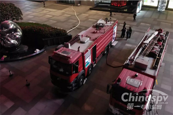 上海金盾高层供水消防车顺利完成供水测试
