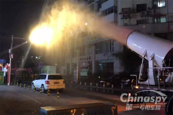 宇通消毒清洗车“上阵杀菌”