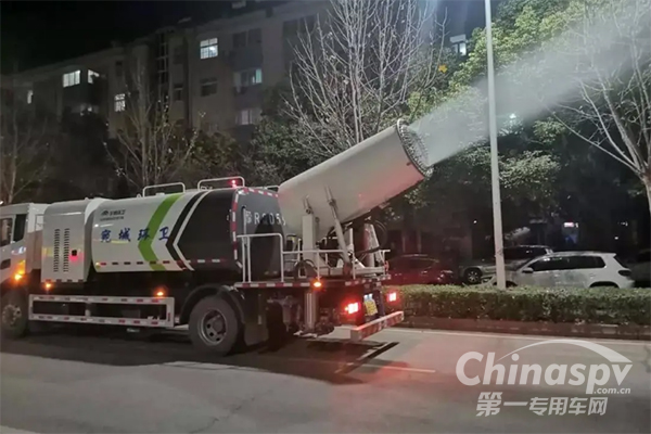 宇通环卫助力河南开展第三次全城大消杀