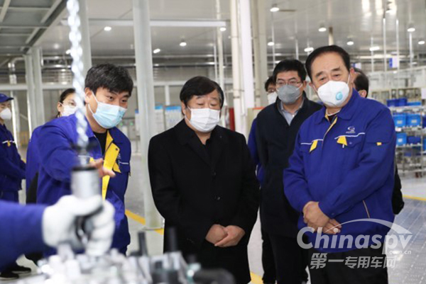 谭旭光在潍坊调研上下游产业链