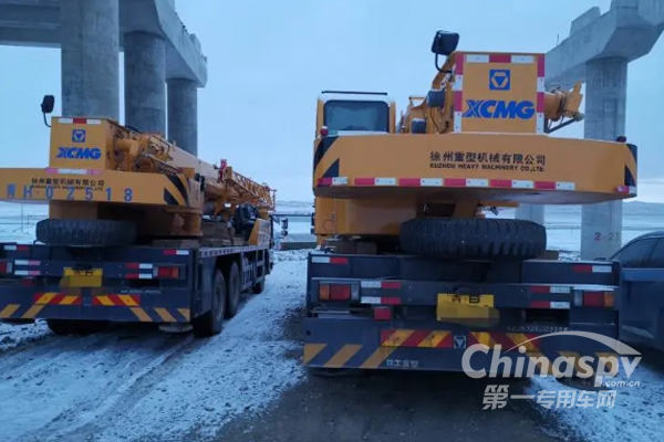 雪山上的来客 海拔4700米的上柴服务人