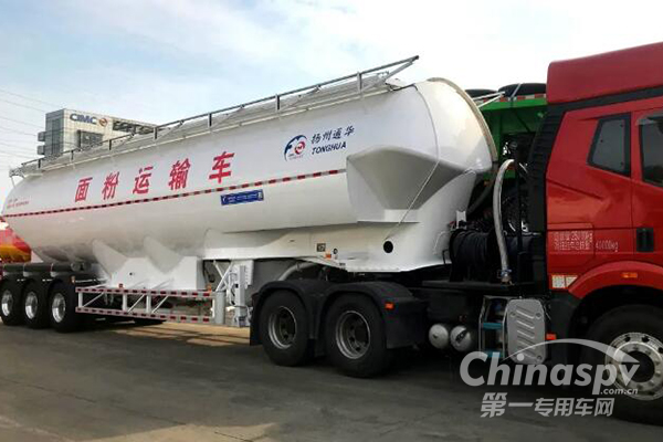 中集通华铝合金立式面粉运输专用罐车批量交付