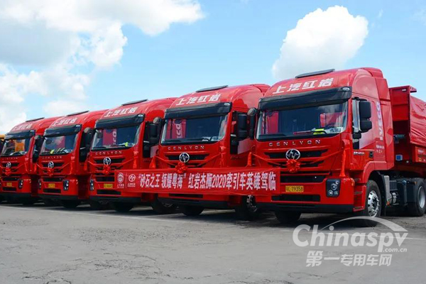 砂石之王 英雄驾临，深圳中集向客户批量交付半挂自卸车