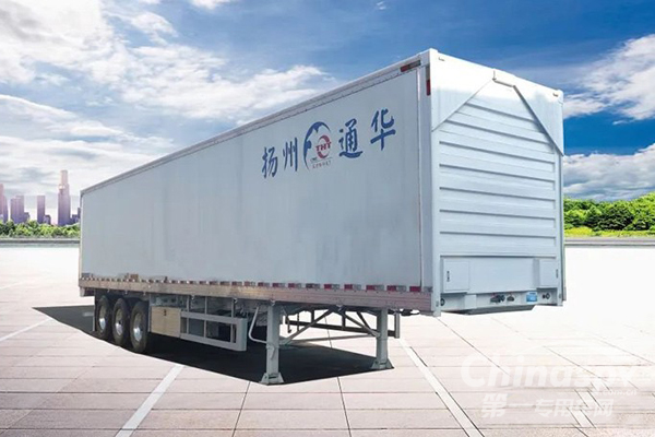 中集通华翼开启厢式半挂车 满足客户多元化的需求