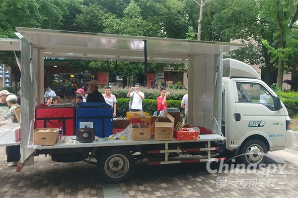 地摊创业，江淮轿卡售货车成了白领的首选车型！