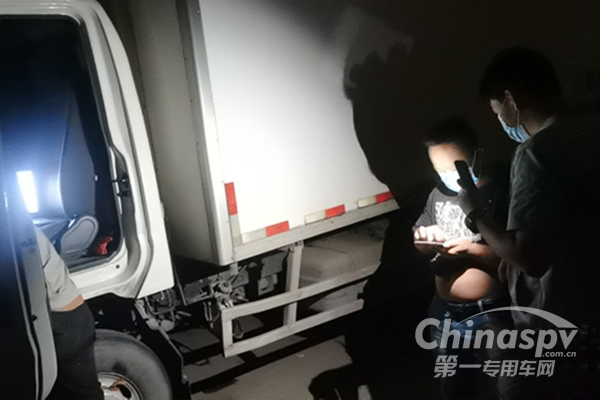 骑自行车6公里救援 奥铃三小时达救援服务--牛！