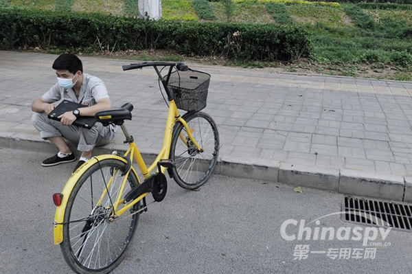骑自行车6公里救援 奥铃三小时达救援服务--牛!