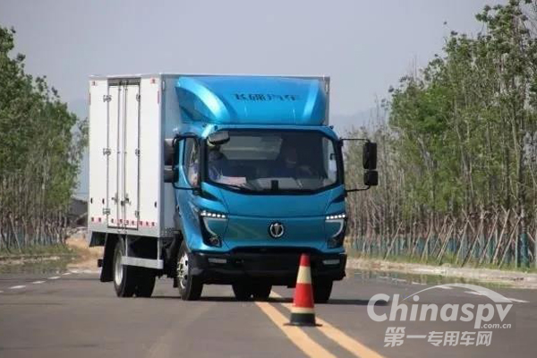 为你扛起高考梦想的 还有飞碟汽车W系列产品！