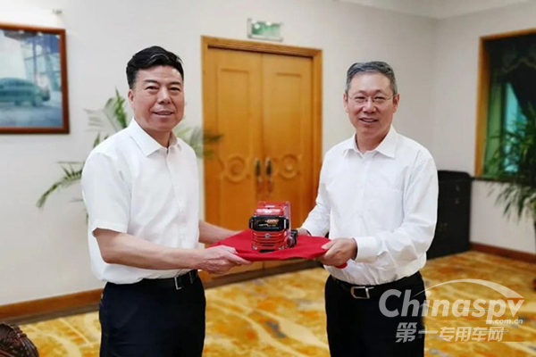 托市场 扩领域 求共赢 法士特严鉴铂率队访问一汽解放