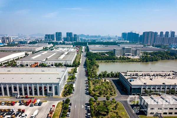 安徽省铜陵市政协主席张梦生一行到华菱星马调研