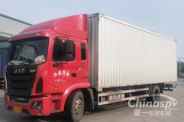 高忠：格尔发载货车“快递公司的可靠之选”
