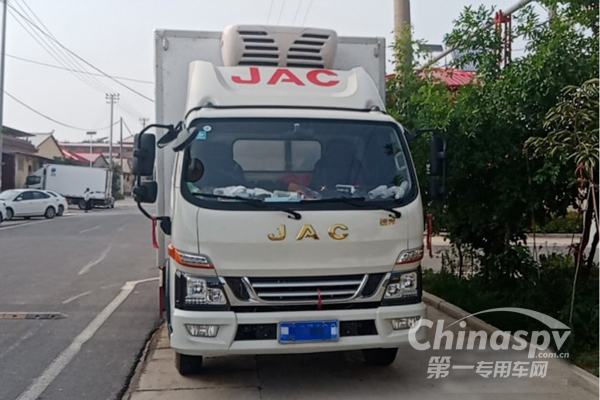 五年工地“搬砖”经历 岳宗亮认准了江淮骏铃