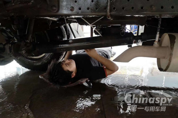 于风雨之中彰显企业担当 江淮五星服务全程呵护受灾用户