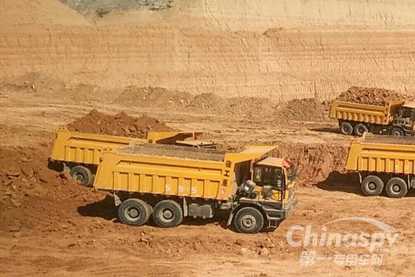 徐工XG90非公路自卸车批量交付鄂尔多斯老客户！