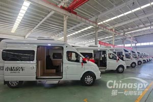 首批10辆“青岛造”房车交付房车生活一站式服务平台小桔房车